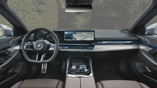 BMW 5 SERIES SALOON 520i M Sport 4dr Auto view 6